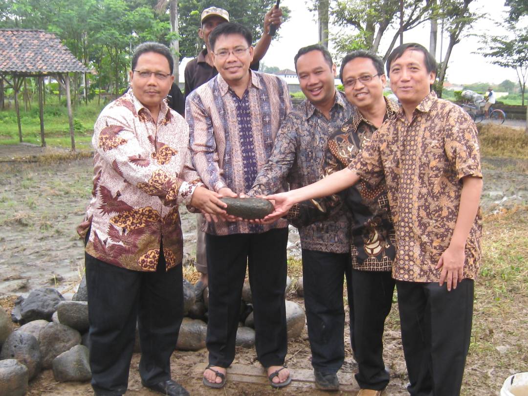 peletakan-batu-pertama-2